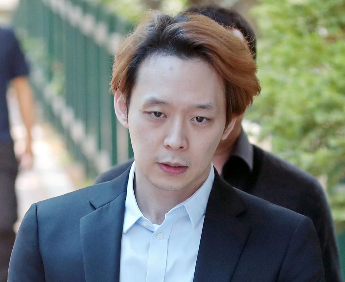 Từ idol thuần khiết đến kẻ tội đồ Kbiz, Park Yoochun (JYJ) giả dối như thế đó! Ảnh 1