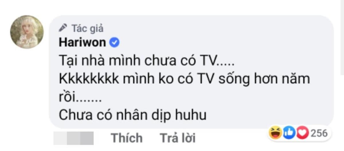 Hari Won khoe ảnh Trấn Thành hát karaoke 'cực sung' cùng hàng xóm, nhưng fan lại soi ra chi tiết sai quá sai này… Ảnh 3