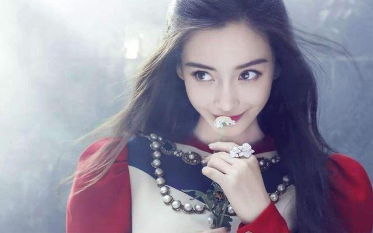 Hình ảnh mới của Angelababy được dân mạng khen ngợi khi trở lại làm việc sau nhiều ngày tránh dịch Ảnh 11