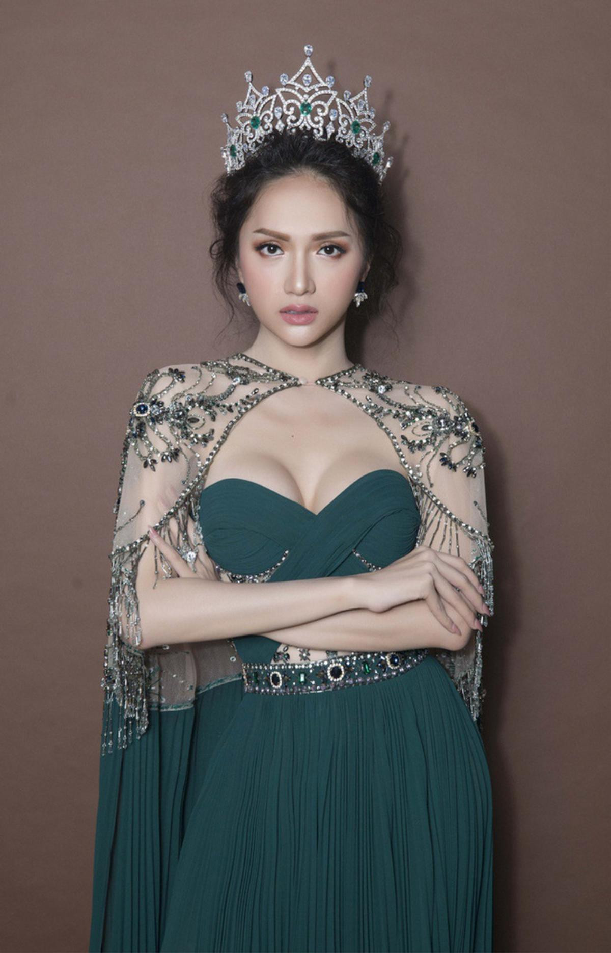 Khánh Vân tiết lộ tin nhắn được 'cô giáo' Hương Giang động viên thi Miss Universe Vietnam 2019 Ảnh 16