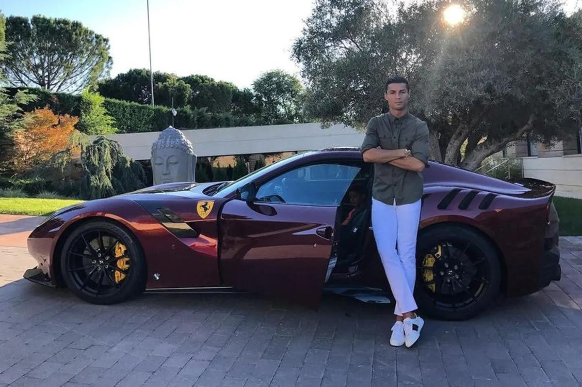 Cristiano Ronaldo chi 211 tỷ để mua siêu xe chỉ có 10 chiếc trên thế giới Ảnh 13