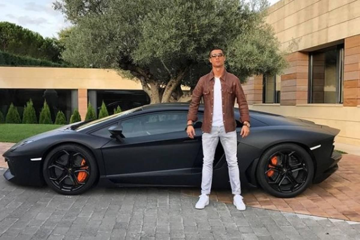 Cristiano Ronaldo chi 211 tỷ để mua siêu xe chỉ có 10 chiếc trên thế giới Ảnh 12