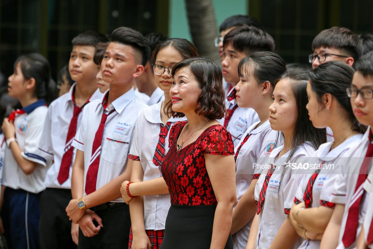 Gil Lê rơi nước mắt vì lời thú tội của nam sinh lớp 10: 'Là 1 thằng con trai mà con làm mẹ khóc quá nhiều lần' Ảnh 2