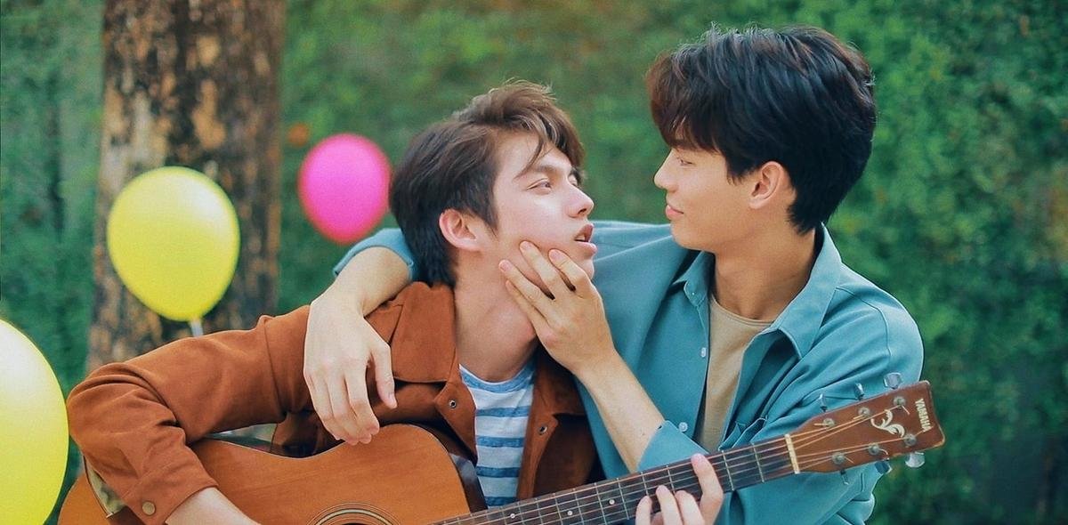 Bright Vachirawit: Chàng trai bước từ đời thật vào boylove Thái ‘2gether the series’ Ảnh 8