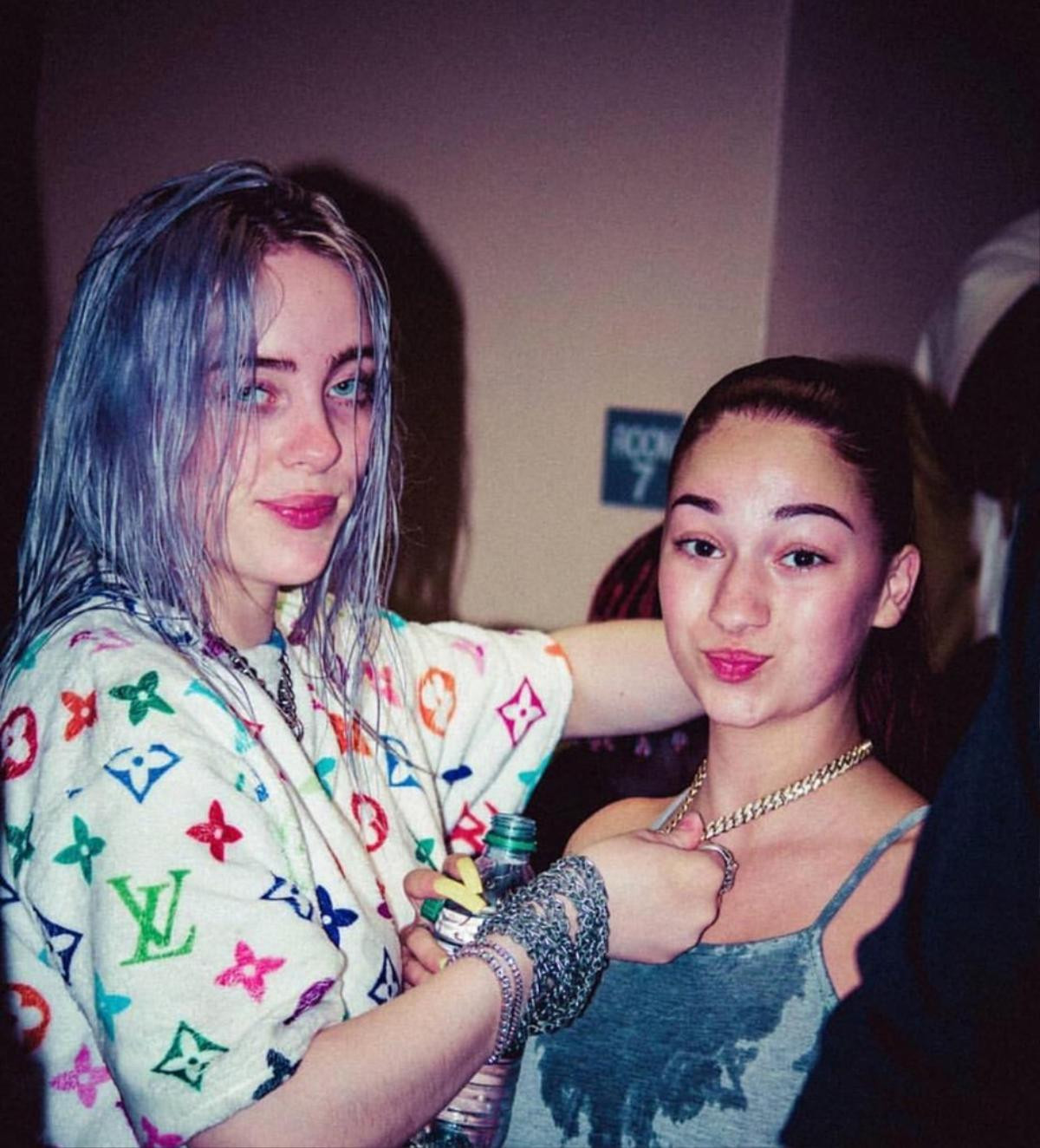 Billie Eilish bất ngờ bị bạn thân lâu năm đá xéo trên mạng xã hội Ảnh 1