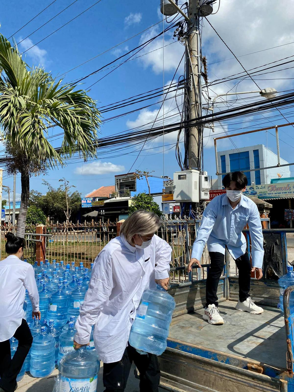 Nguyễn Trần Trung Quân: 'Làm từ thiện luôn từ cái Tâm, showbiz không tránh khỏi điều bịa đặt vô căn cứ' Ảnh 1