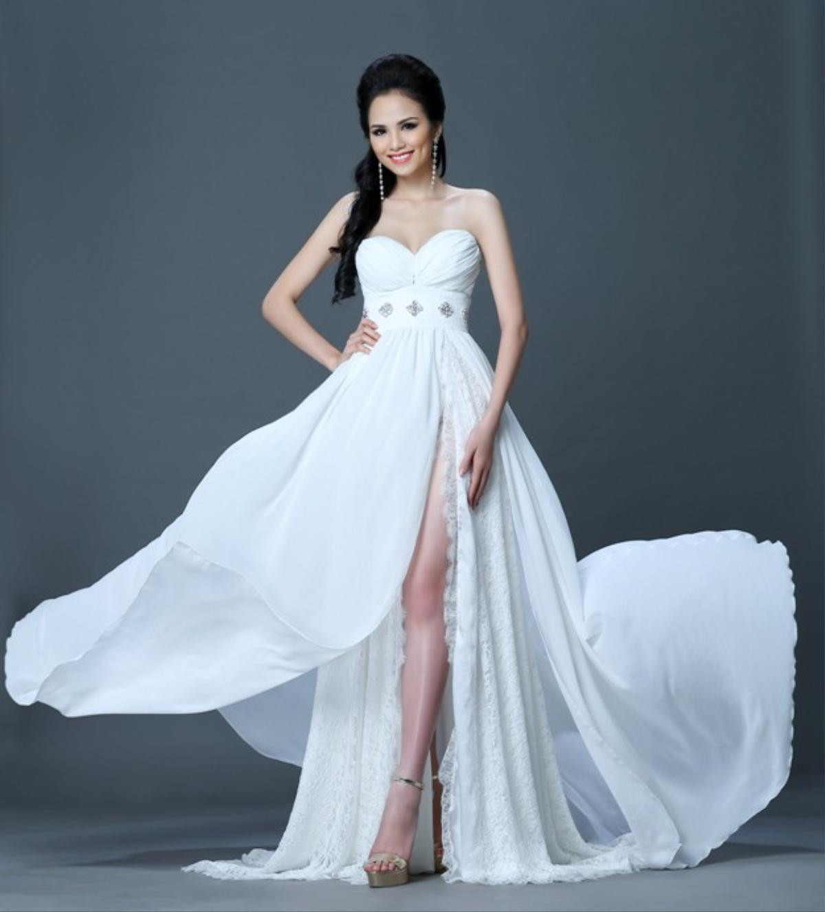 Hoàng Thùy lỡ duyên diễn váy dạ hội 'xịn xò', Lương Thùy Linh - Tường San chọn Evening Gown quá chuẩn xác Ảnh 15