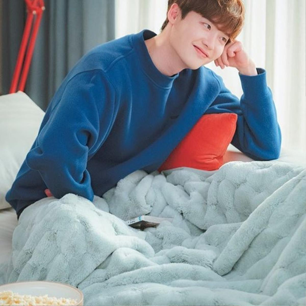 Lee Jong Suk kỷ niệm 10 năm ra mắt vào ngày 1/4/2020: 'Tôi rất biết ơn' Ảnh 2