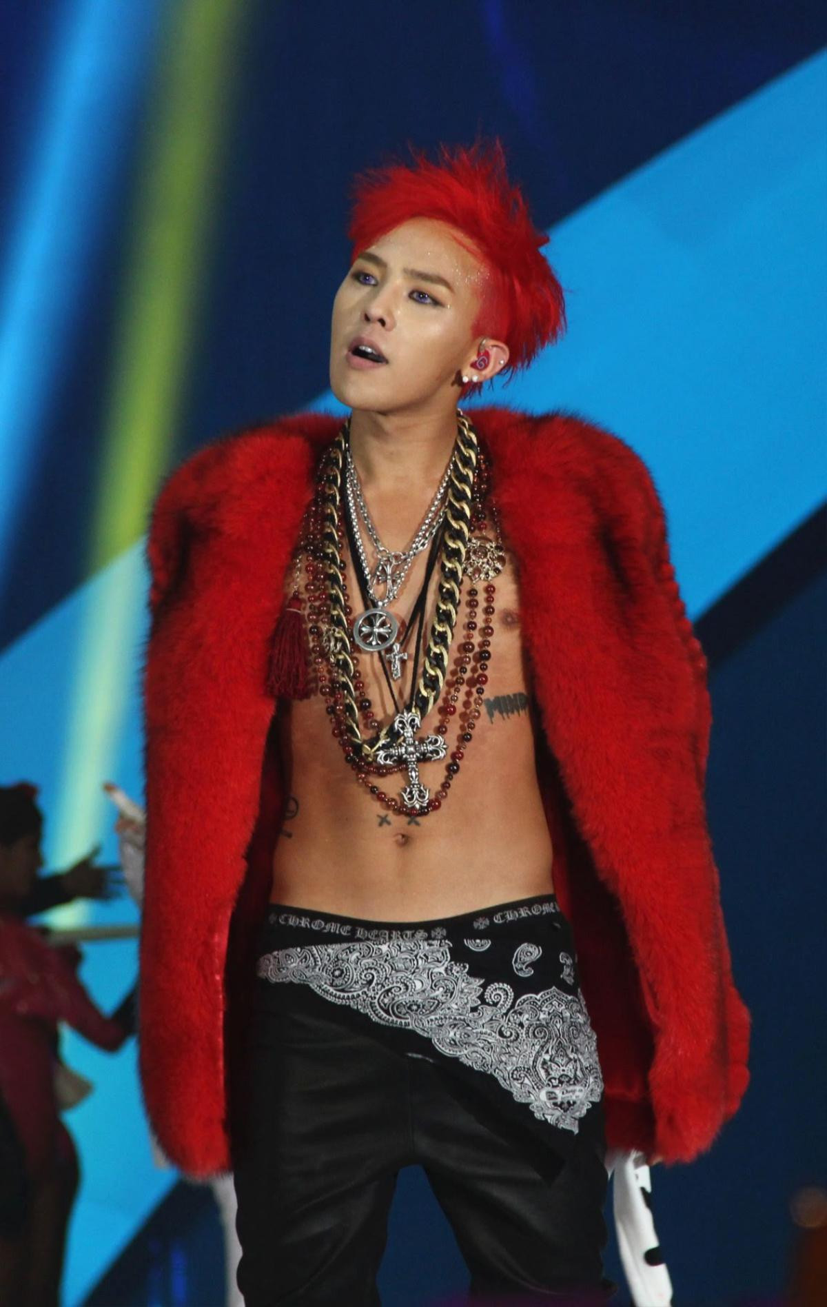 Những kiểu tóc ấn tượng gắn liền với sự nghiệp của 'ông hoàng Kpop' G-Dragon Ảnh 44