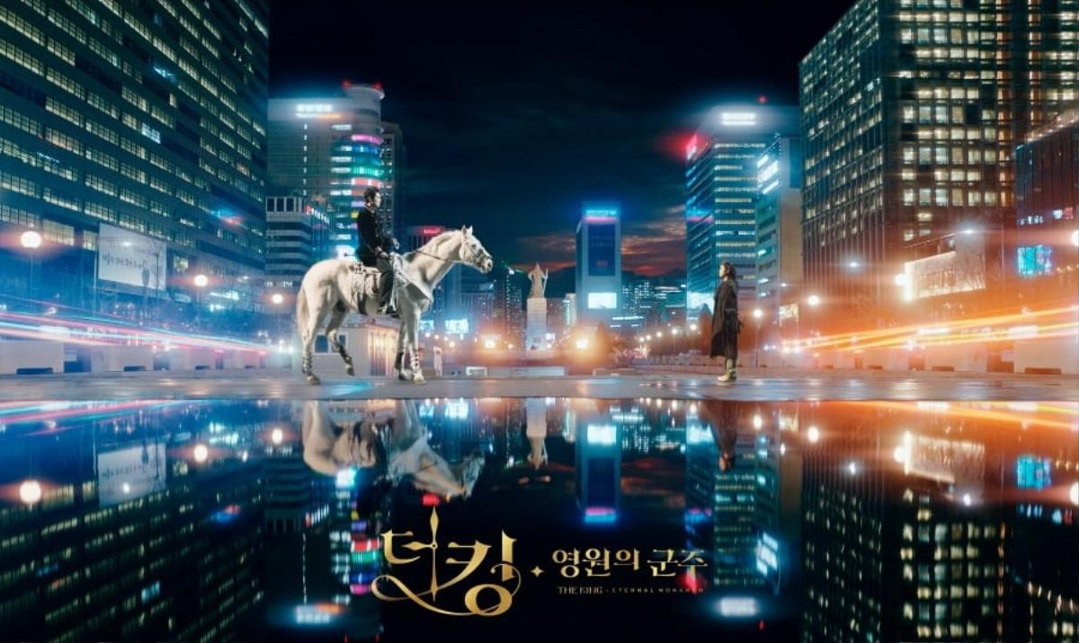 Không chỉ thần thái, Lee Min Ho còn cực kì khỏe khoắn trong 'The King: Eternal Monarch' Ảnh 1