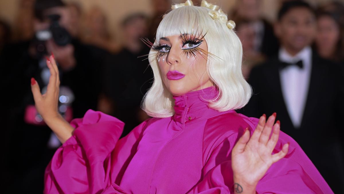 Lady Gaga ngượng chín mặt khi bố ruột lên mạng xin tiền quyên góp mùa bệnh dịch Ảnh 2