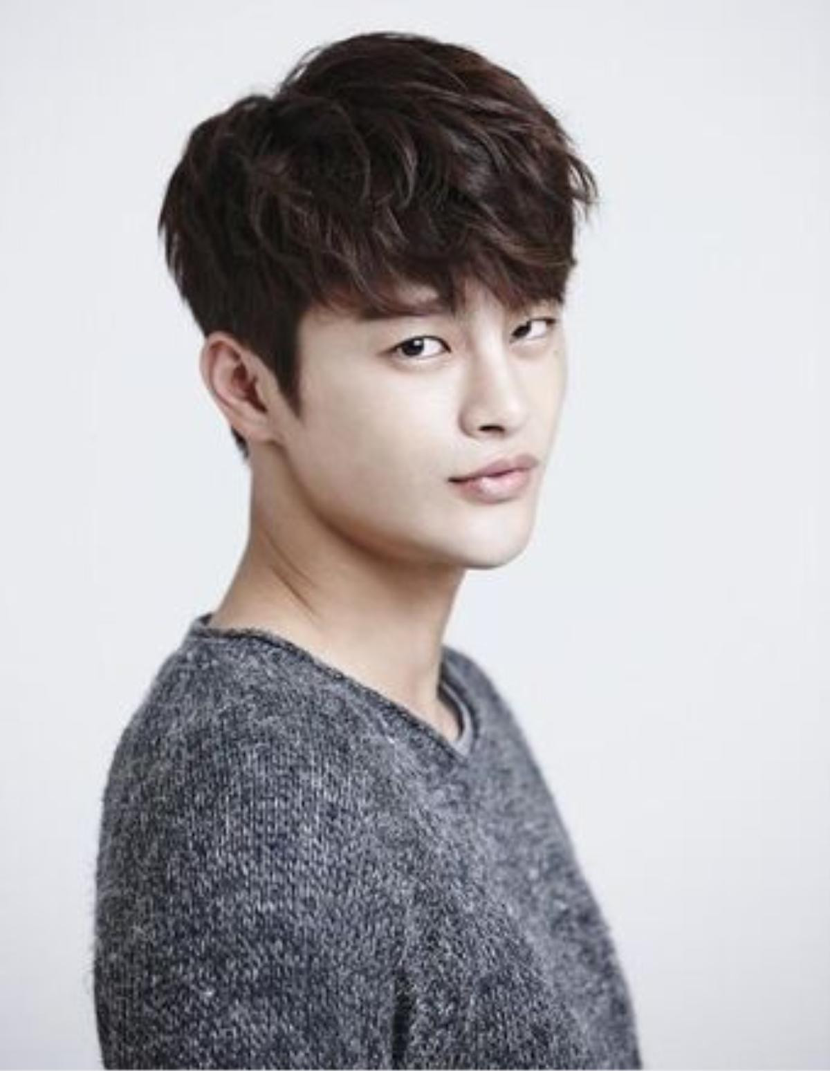 Kim Yo Han cực đáng yêu trên Elle - Seo In Guk từ bỏ vai diễn trong 'Hip Daddy' Ảnh 11