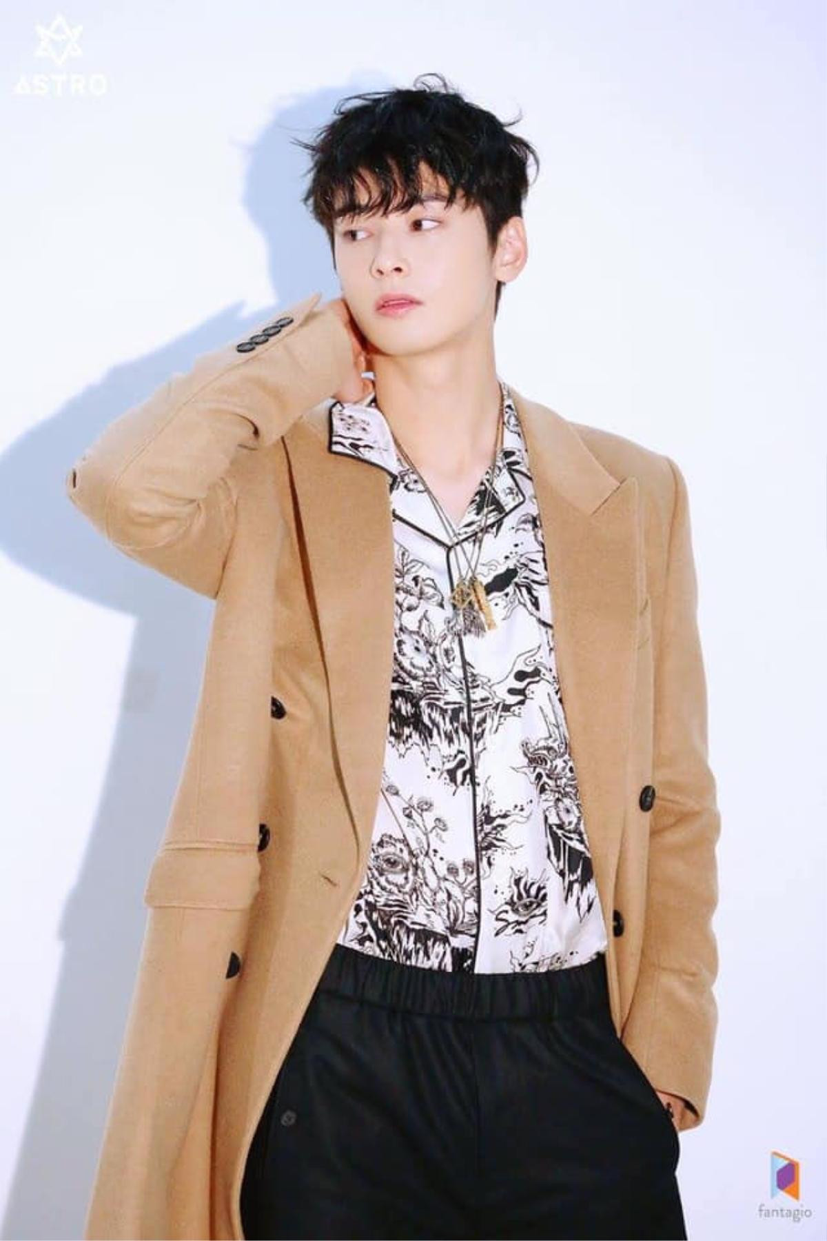 Những bức ảnh làm 'trai hư' của Cha Eunwoo (ASTRO) được 'đào mộ', cư dân mạng: 'Đẹp một cách điên rồ!' Ảnh 4