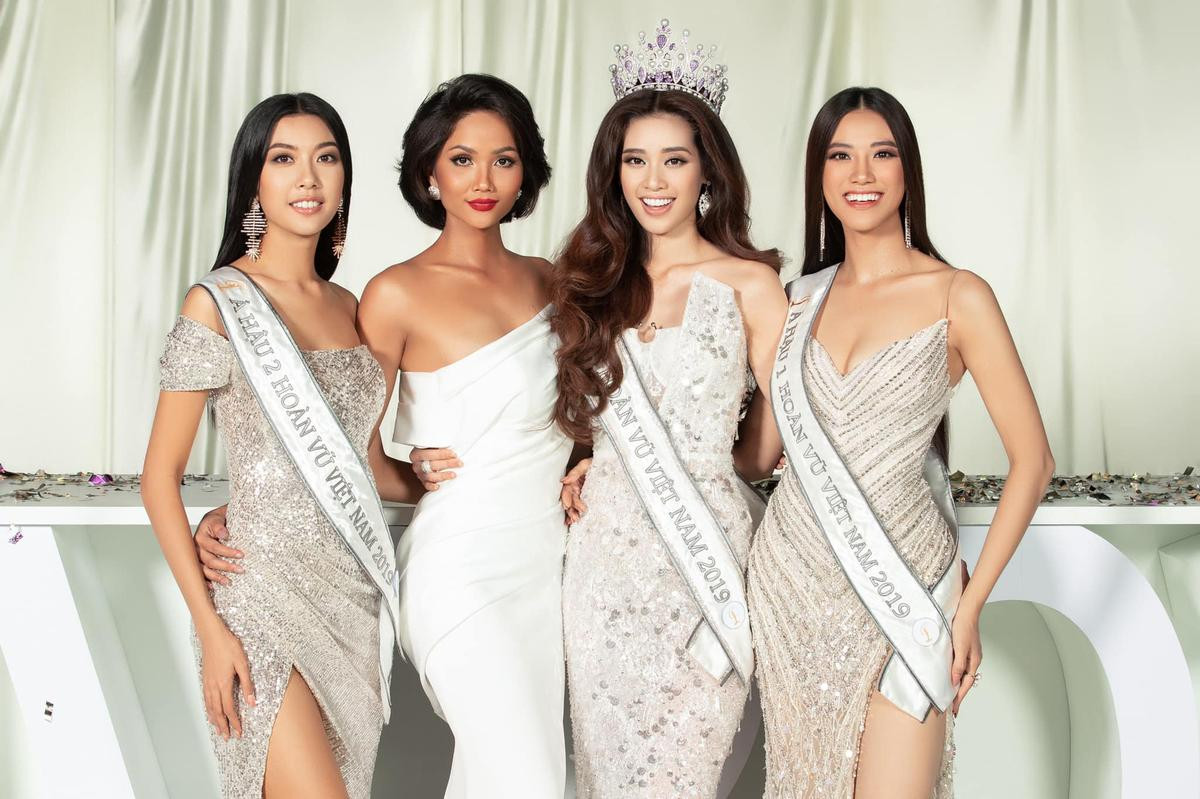 H’Hen Niê dạy Khánh Vân hô tên 'sang chảnh', ủ mưu mang theo xe đạp khi thi Miss Universe để diễn áo dài Ảnh 8