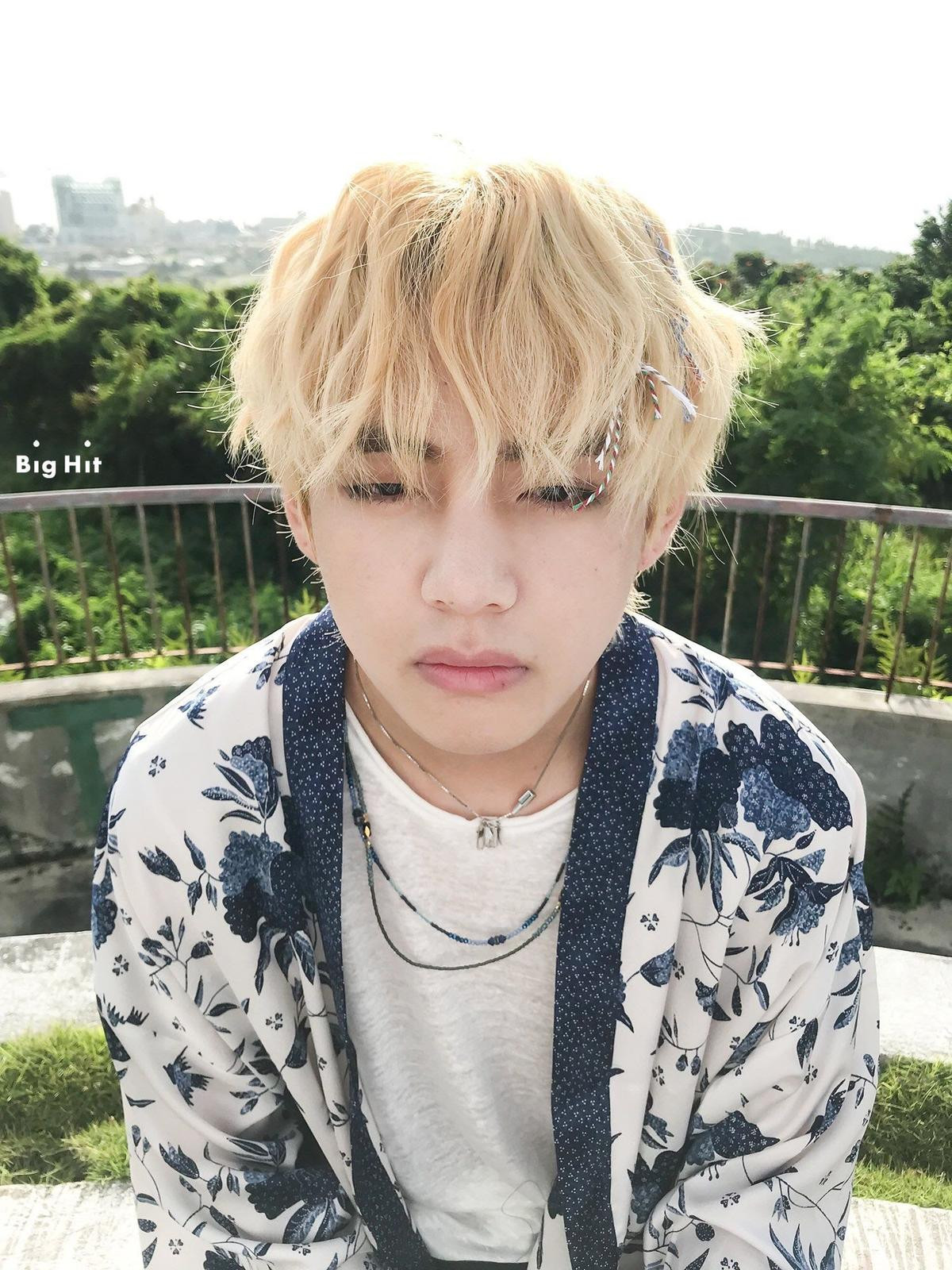 V (BTS) và những lần hóa bad boy chính hiệu cool ngầu đốn tim người hâm mộ Ảnh 11