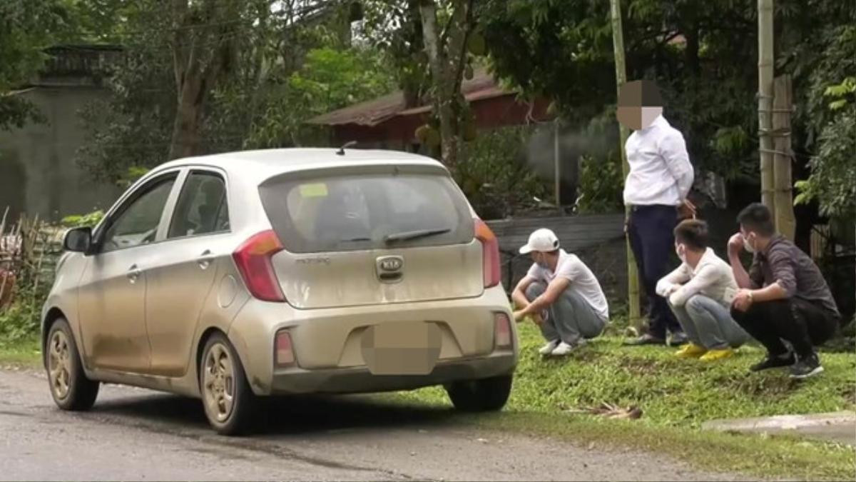 Trốn cách ly y tế tại nhà, 4 thanh niên thuê xe ô tô đi dự sinh nhật bạn Ảnh 1