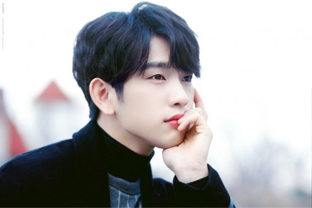 Jinyoung là một trong những IDo hiếm hoi thành công về diễn xuất 