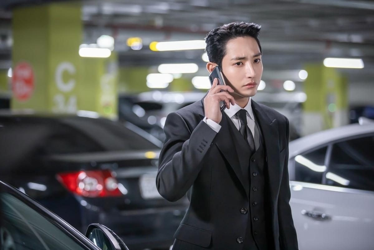 Hé lộ loạt ảnh 'đẹp trụy tim' của 'Hoàng tử Vampire' Lee Soo Hyuk trong phim mới đề tài tái sinh Ảnh 4