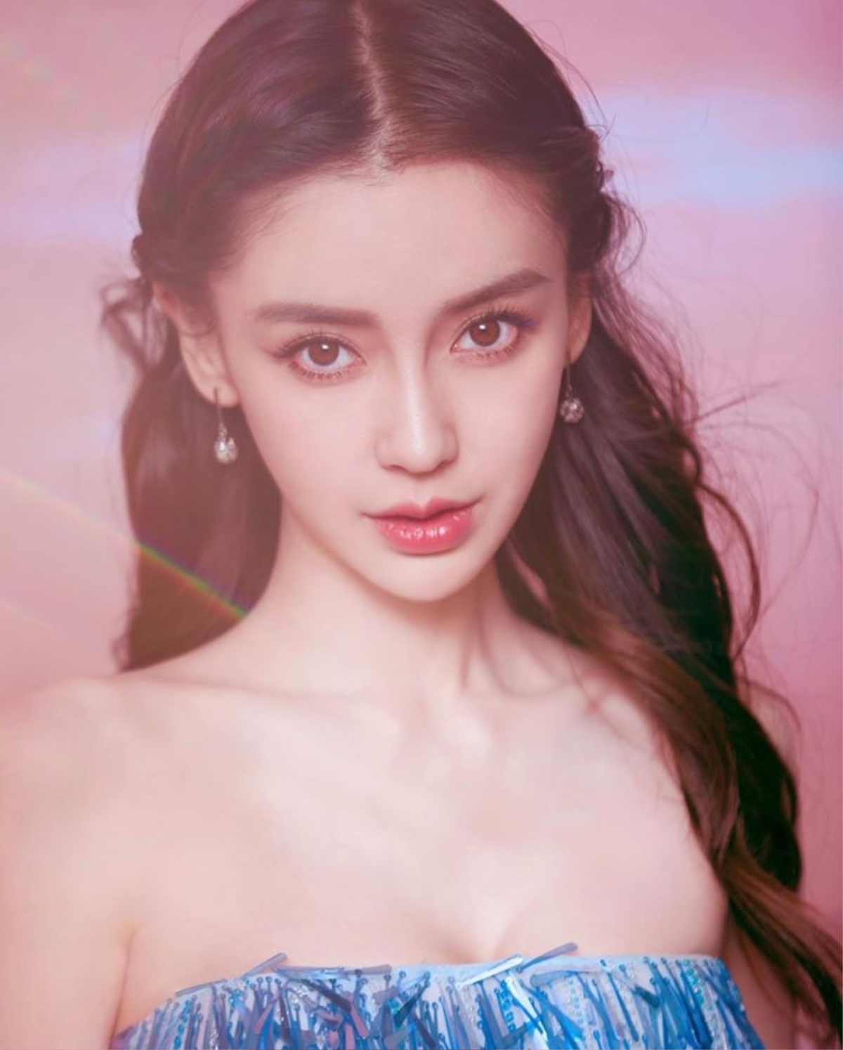 AngelaBaby ma mị với trang phục sườn xám trong show 'Vương Bài Đối Vương Bài' Ảnh 9