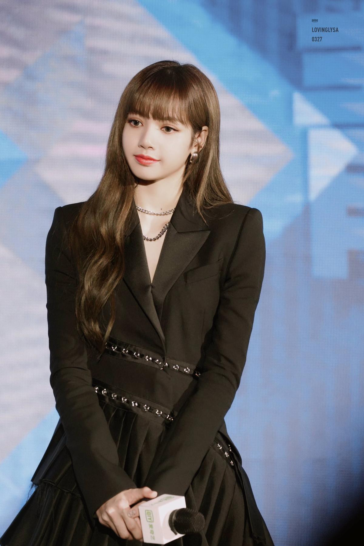 Lisa (BlackPink) và Mark (NCT) gây chú ý khi được cựu giám đốc sáng tạo YG Ent đề cập với tư cách những idol tài năng bậc nhất Kpop Ảnh 2