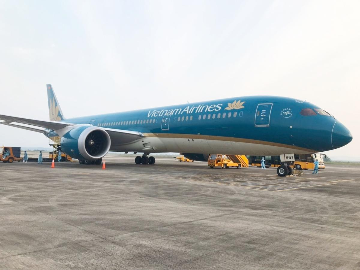 Vietnam Airlines chở hơn 100 người Anh ‘mắc kẹt’ và đưa 93 công dân Việt Nam hồi hương về nước Ảnh 8