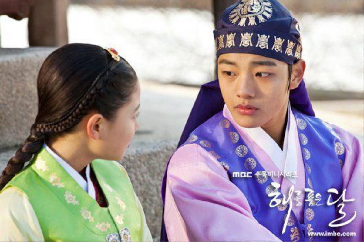 Yeo Jin Goo và Kim Yoo Jung được réo gọi tái hợp sau thành công vang dội của 'Moon Embracing the Sun' 8 năm trước Ảnh 9