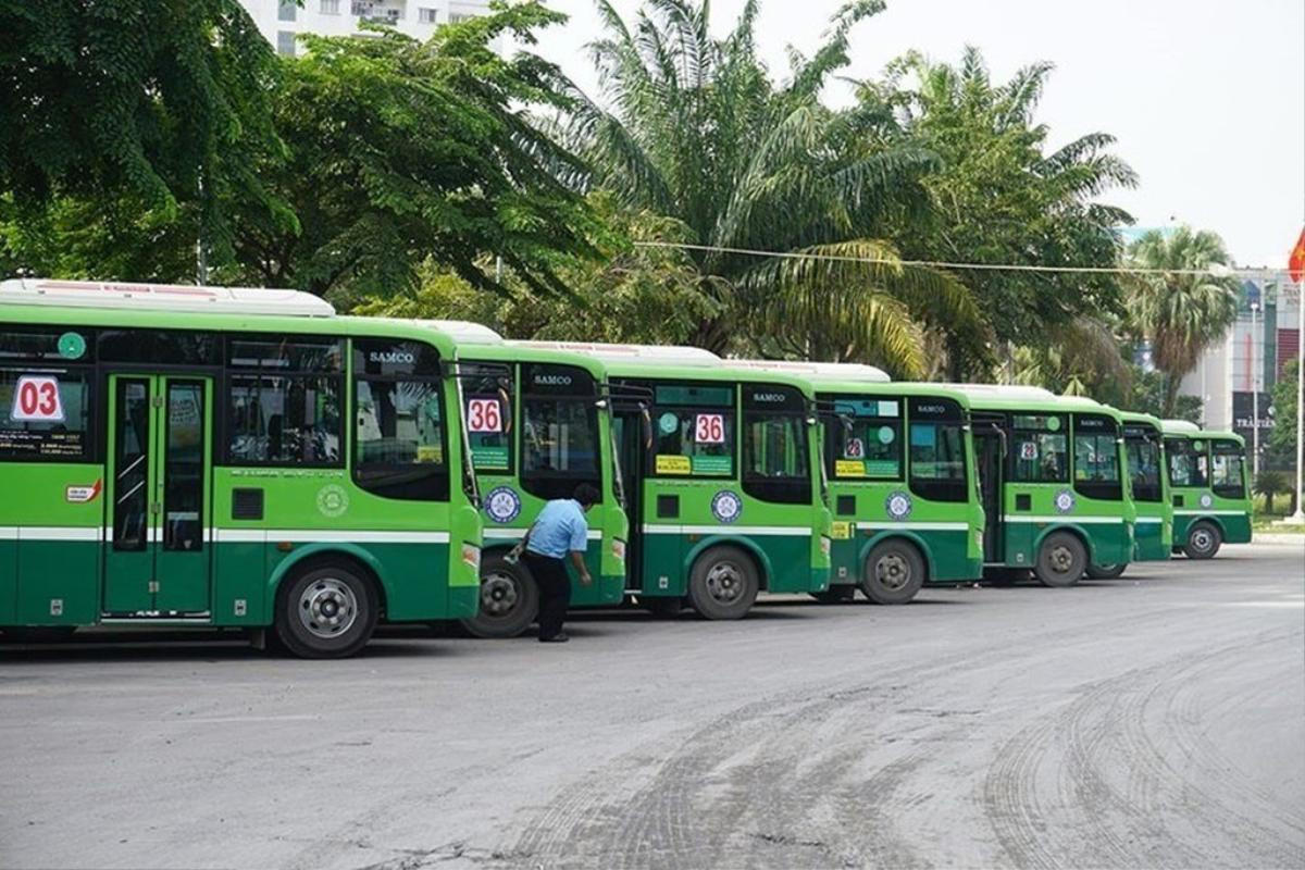 TP.HCM tiếp tục tạm ngưng hoạt động xe khách, xe buýt, taxi… đến hết 22/4 Ảnh 1