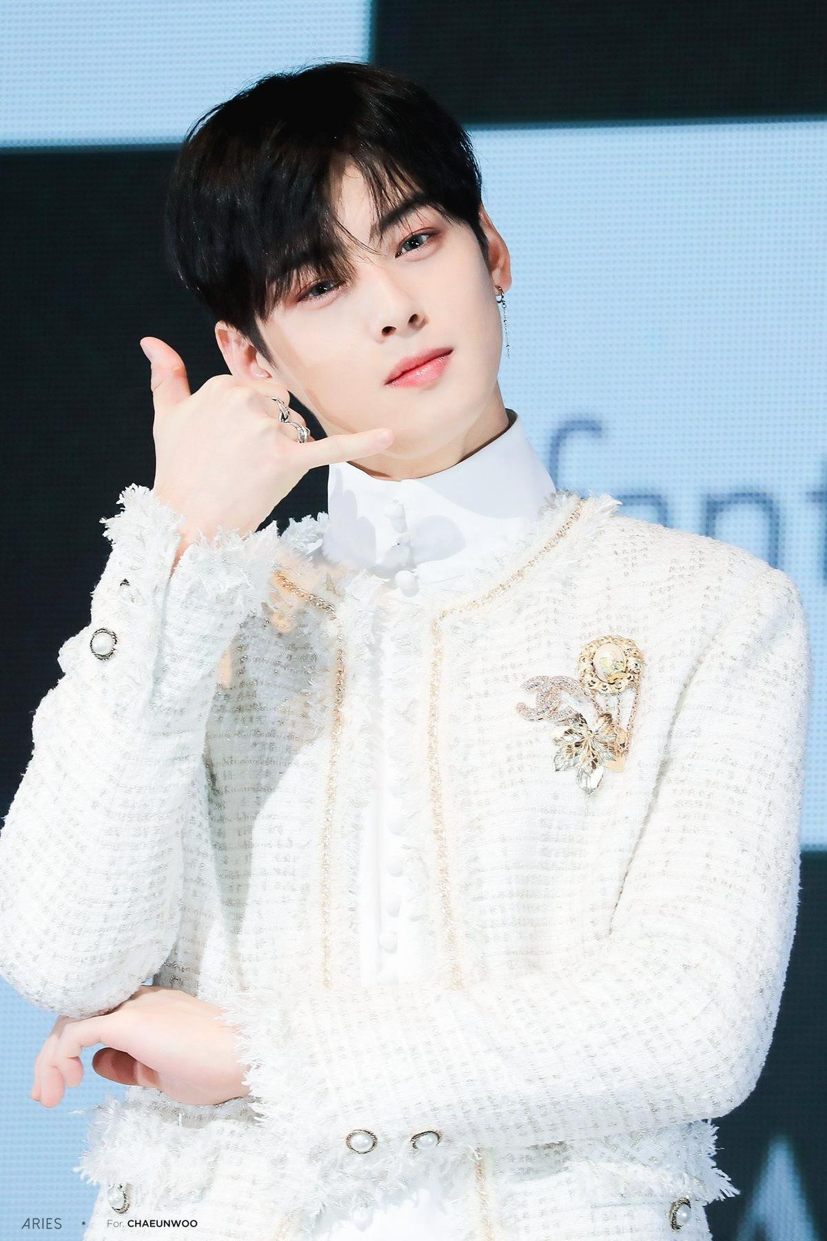 Cha Eunwoo (ASTRO) nổi tiếng như thế nào khi còn đi học? Ảnh 1