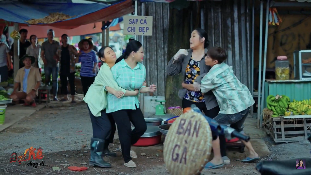 'Đại Kê chạy đi' tập 3: Đại Kê phát hoảng khi nghe tin bà Hồng đi làm gái kiếm tiền Ảnh 16