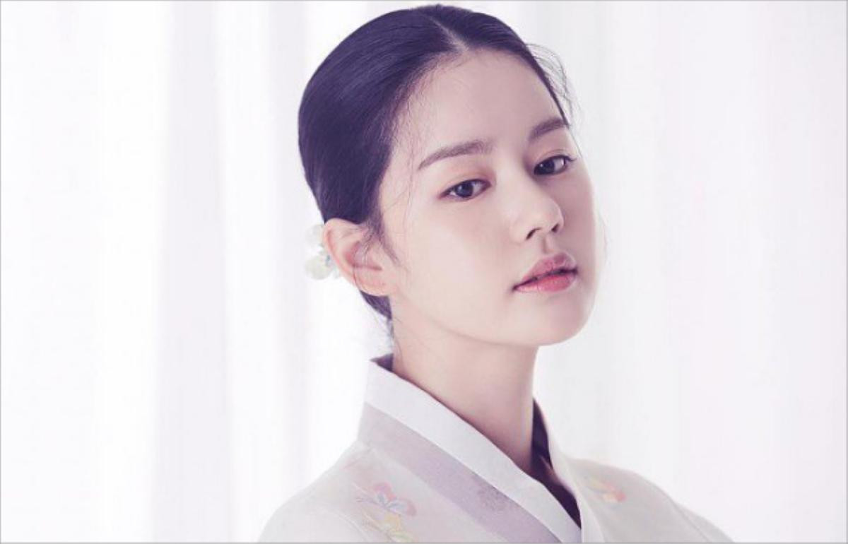 Loạt chị em song sinh của các nữ diễn viên Hàn Quốc: 'Em trai' của Kim Go Eun gây bất ngờ, 'tiểu Song Hye Kyo' bỗng nổi danh Ảnh 11