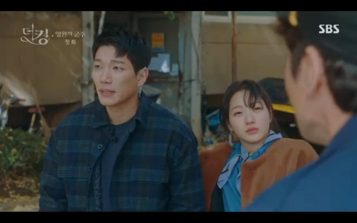 'Quân Vương Bất Diệt' tập 1: Kim Go Eun đi xuyên thế giới để cứu Lee Min Ho? Ảnh 37