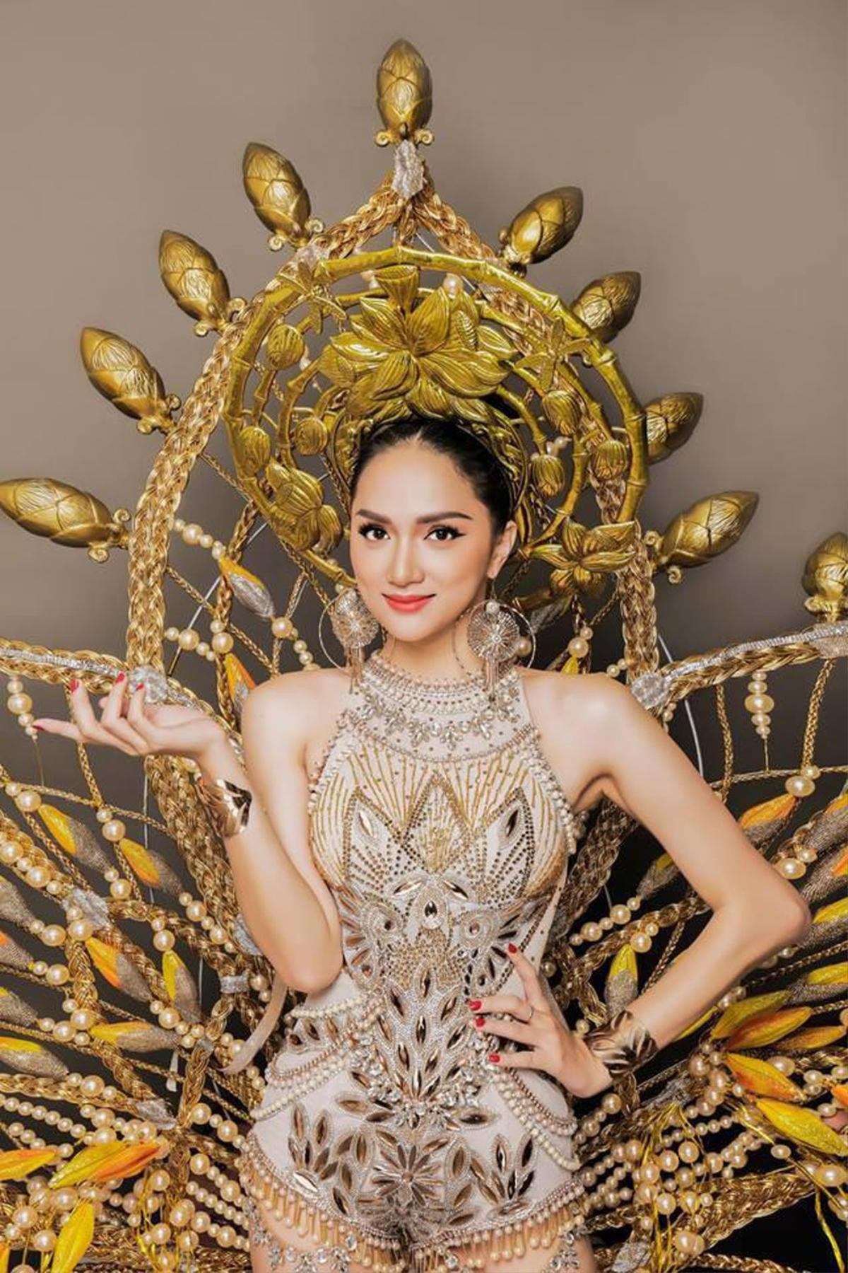 National Costume của Lệ Hằng - Kiều Loan đẹp xuất sắc, Khánh Vân đặt cược vào bảng thi All-Star? Ảnh 27