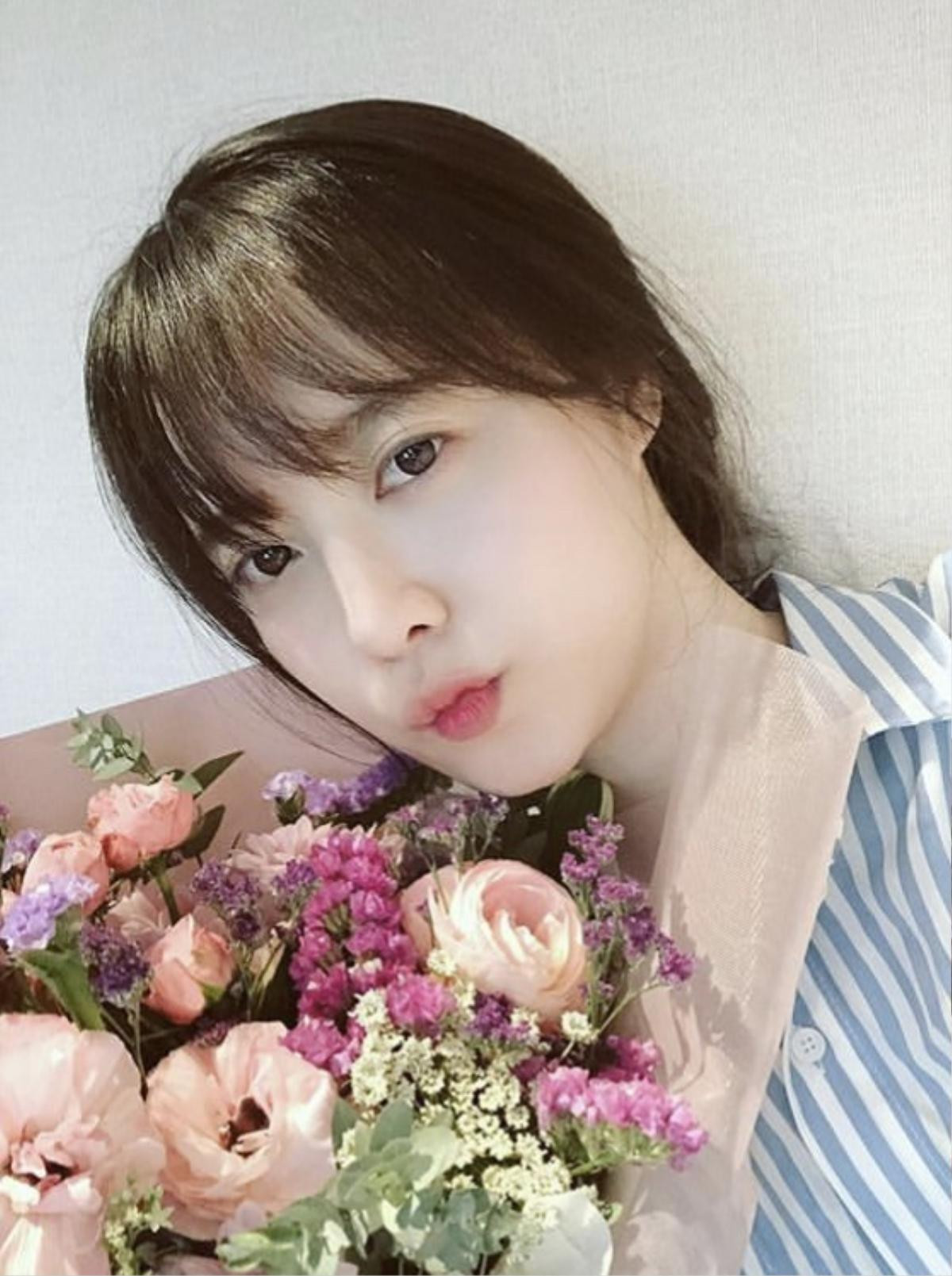 'Nàng cỏ' Goo Hye Sun đẹp như hoa sau 1 năm ly hôn Ahn Jae Hyun: Hóa gái 18! Ảnh 2