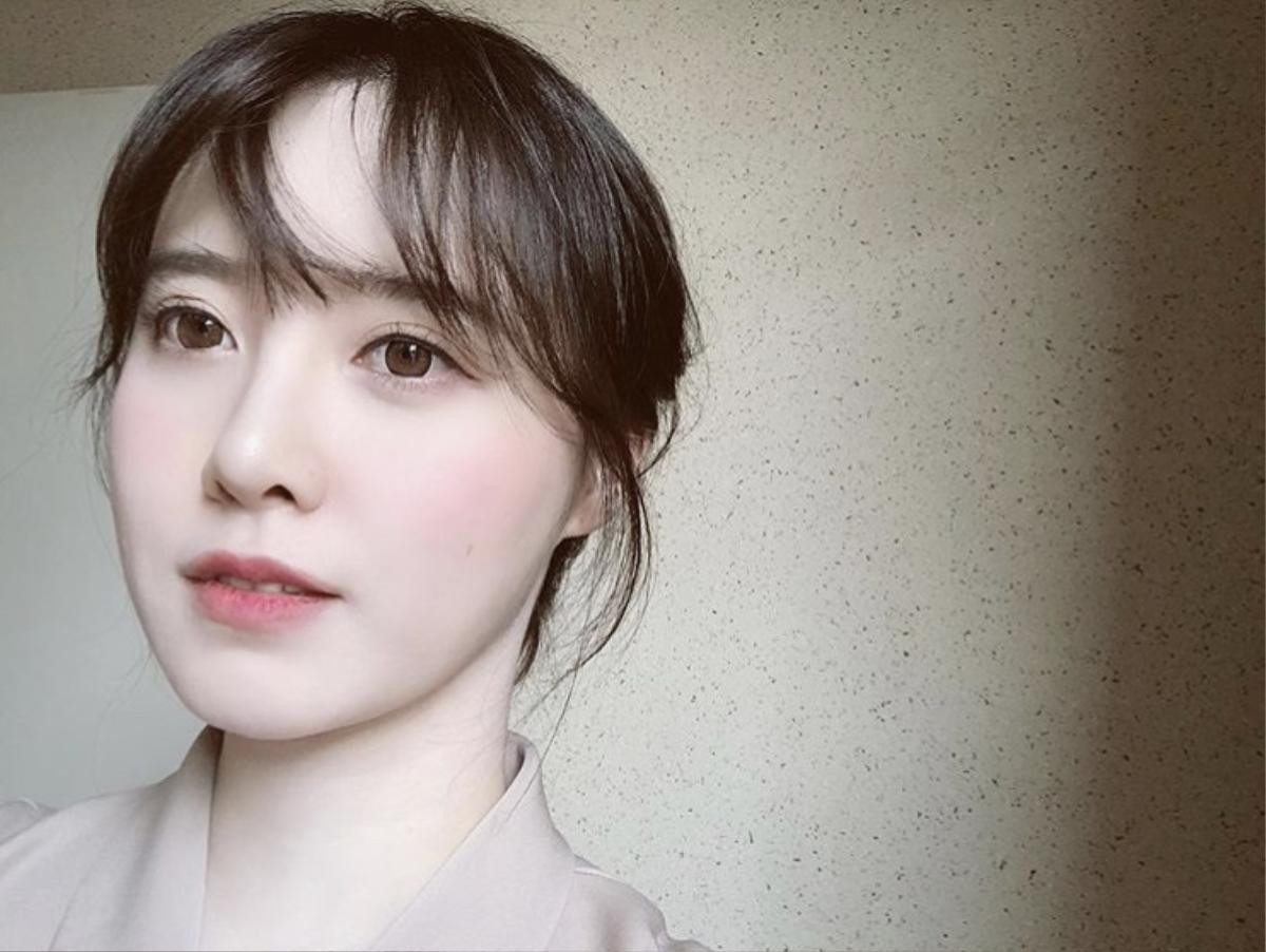 'Nàng cỏ' Goo Hye Sun đẹp như hoa sau 1 năm ly hôn Ahn Jae Hyun: Hóa gái 18! Ảnh 3