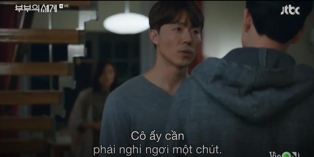 Lee Tae Oh nổi cơn ghen khi thấy bác sĩ Kim quan tâm tới Sun Woo