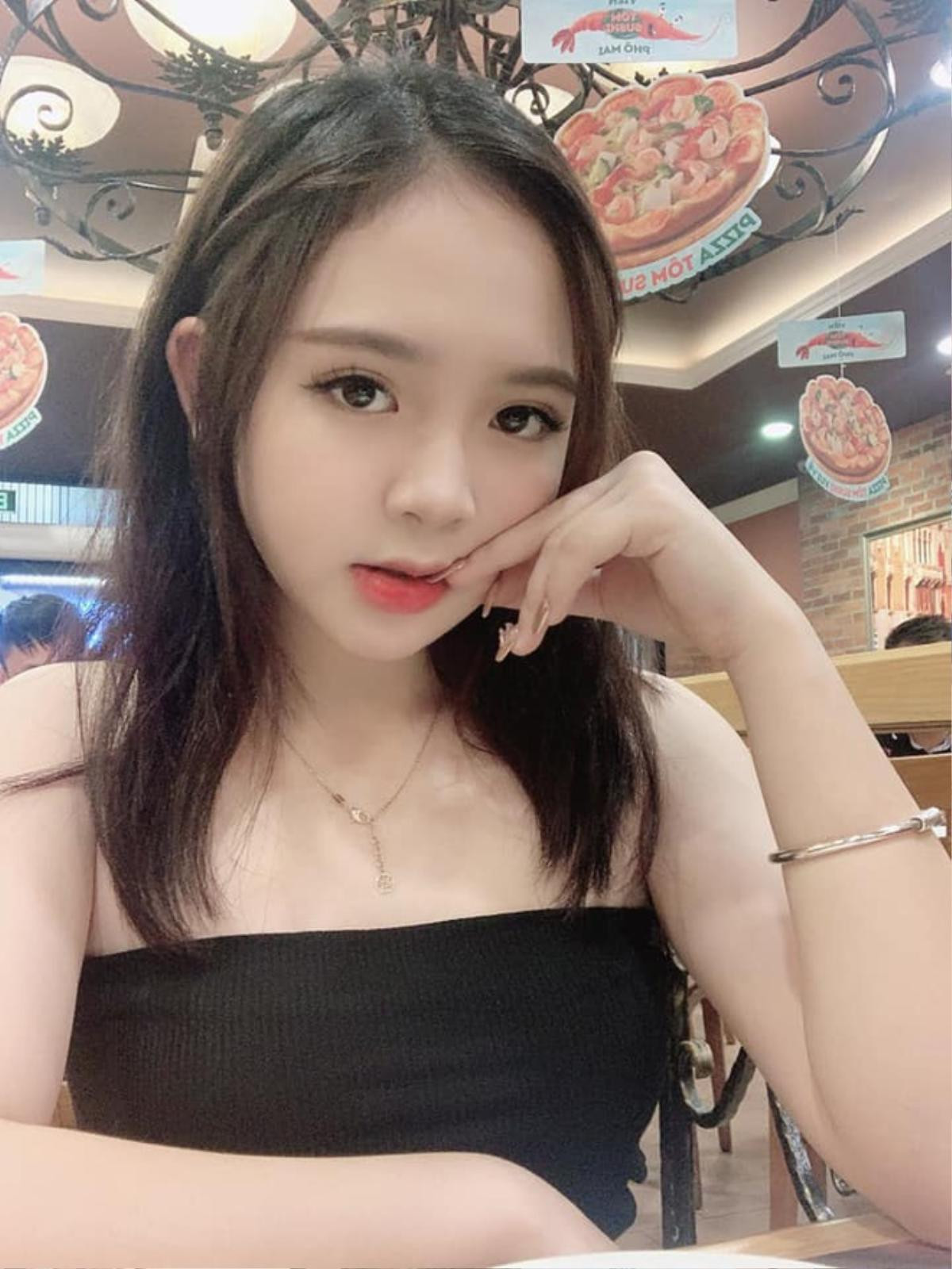 Sau 5 năm nổi tiếng, 'hotgirl tiểu học' ngày nào bất ngờ theo đuổi phong cách gợi cảm Ảnh 12