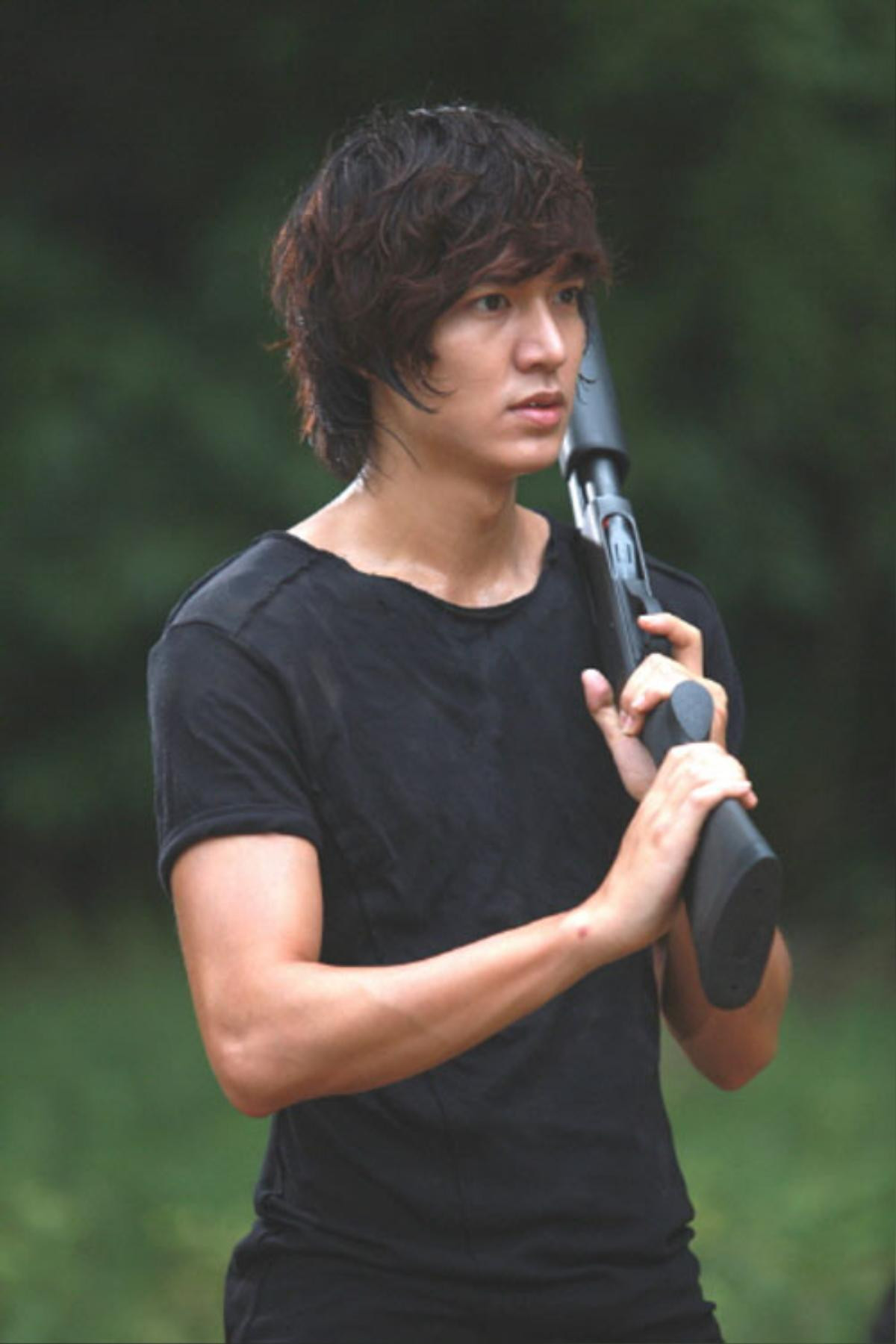 Đây là điểm chung giữa 'The King: Eternal Monarch' và 'City Hunter', sau 9 năm Lee Min Ho vẫn đứng cùng một vị trí chạm mặt crush lần đầu tiên Ảnh 2