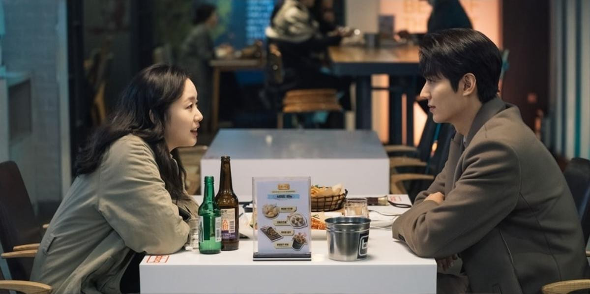 'Quân vương bất diệt' tập 3: Lee Min Ho - Kim Go Eun hẹn hò sau khi cầu hôn? Ảnh 1