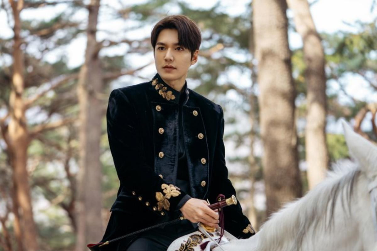 Là hoàng đế, Lee Min Ho đã đeo chiếc đồng hồ xa xỉ này khi đóng 'The King: Eternal Monarch' Ảnh 3