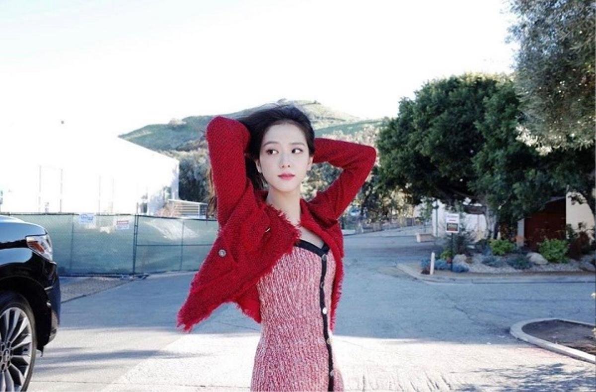 Jisoo Black Pink tỏa nắng trong style 'mộng mơ' Ảnh 2