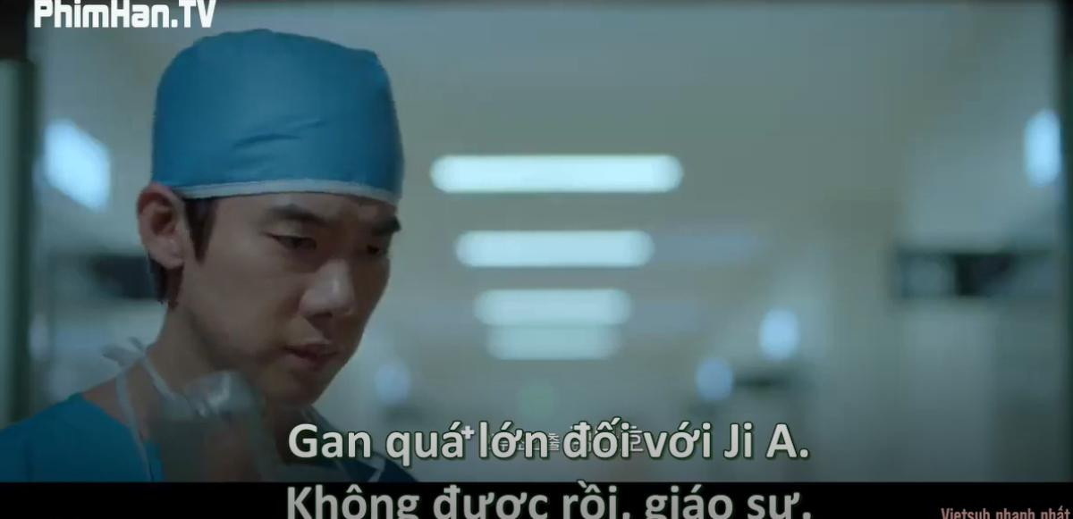 Hospital Playlist (Chuyện đời bác sĩ) tập 7: Bác sĩ thiên thần Yoo Yeon Seok nỗ lực cứu em bé 6 tháng tuổi trở về từ cõi chết Ảnh 4