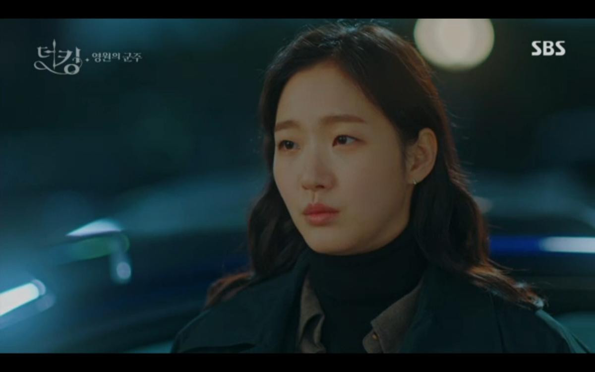 Quân vương bất diệt tập 4: Kim Go Eun 'sốc tận óc' vì nhảy sang thế giới song song của Lee Min Ho? Ảnh 22