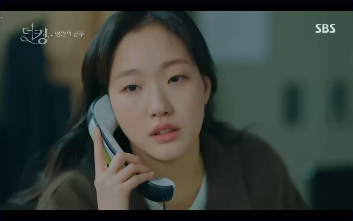 Quân vương bất diệt tập 4: Kim Go Eun 'sốc tận óc' vì nhảy sang thế giới song song của Lee Min Ho? Ảnh 30