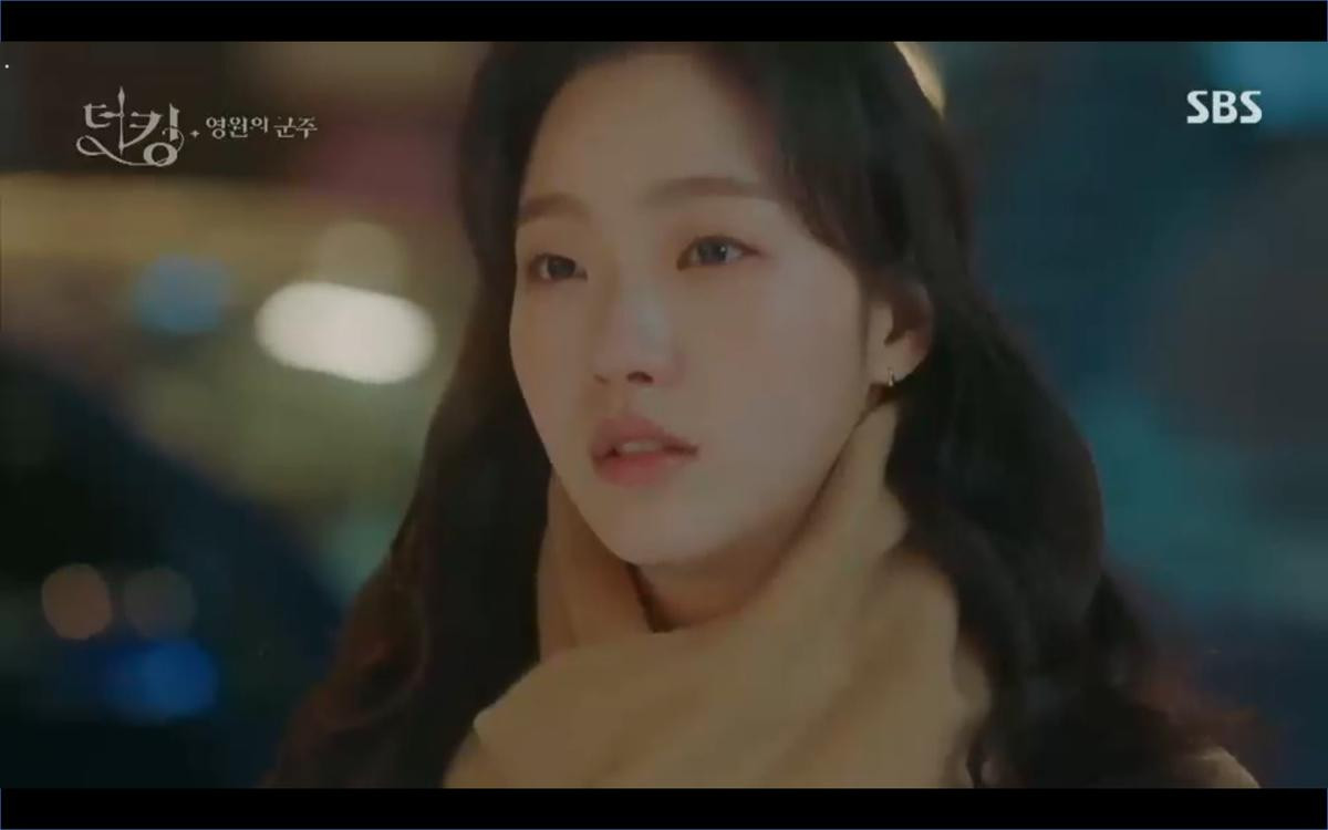 Quân vương bất diệt tập 4: Kim Go Eun 'sốc tận óc' vì nhảy sang thế giới song song của Lee Min Ho? Ảnh 31