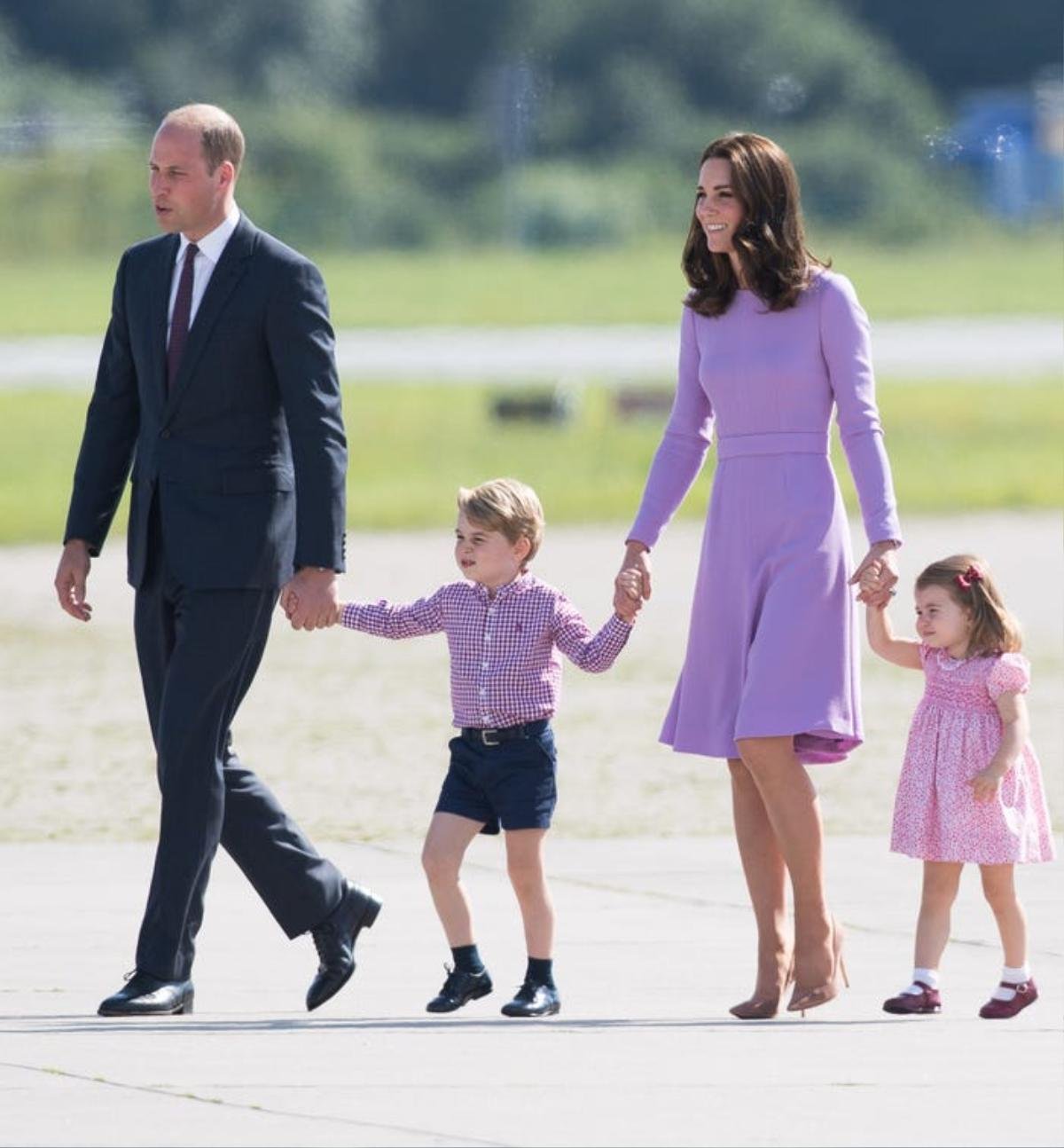 12 lần hiếm hoi Hoàng tử William và Kate Middleton thể hiện tình cảm bằng đồ đôi Ảnh 8