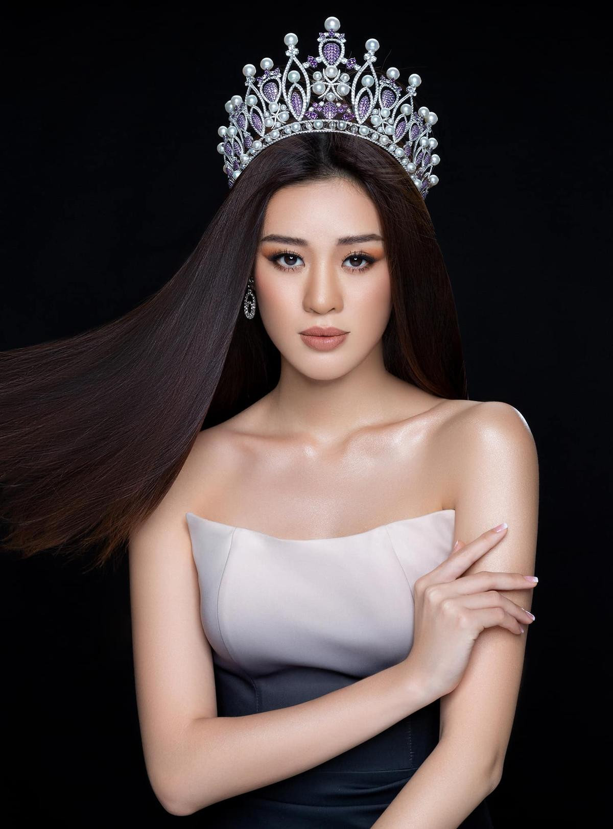 Fan hiến kế Khánh Vân tung chiêu bài 'tóc thẳng - uốn xoăn' như Catriona Gray tại Miss Universe Ảnh 2