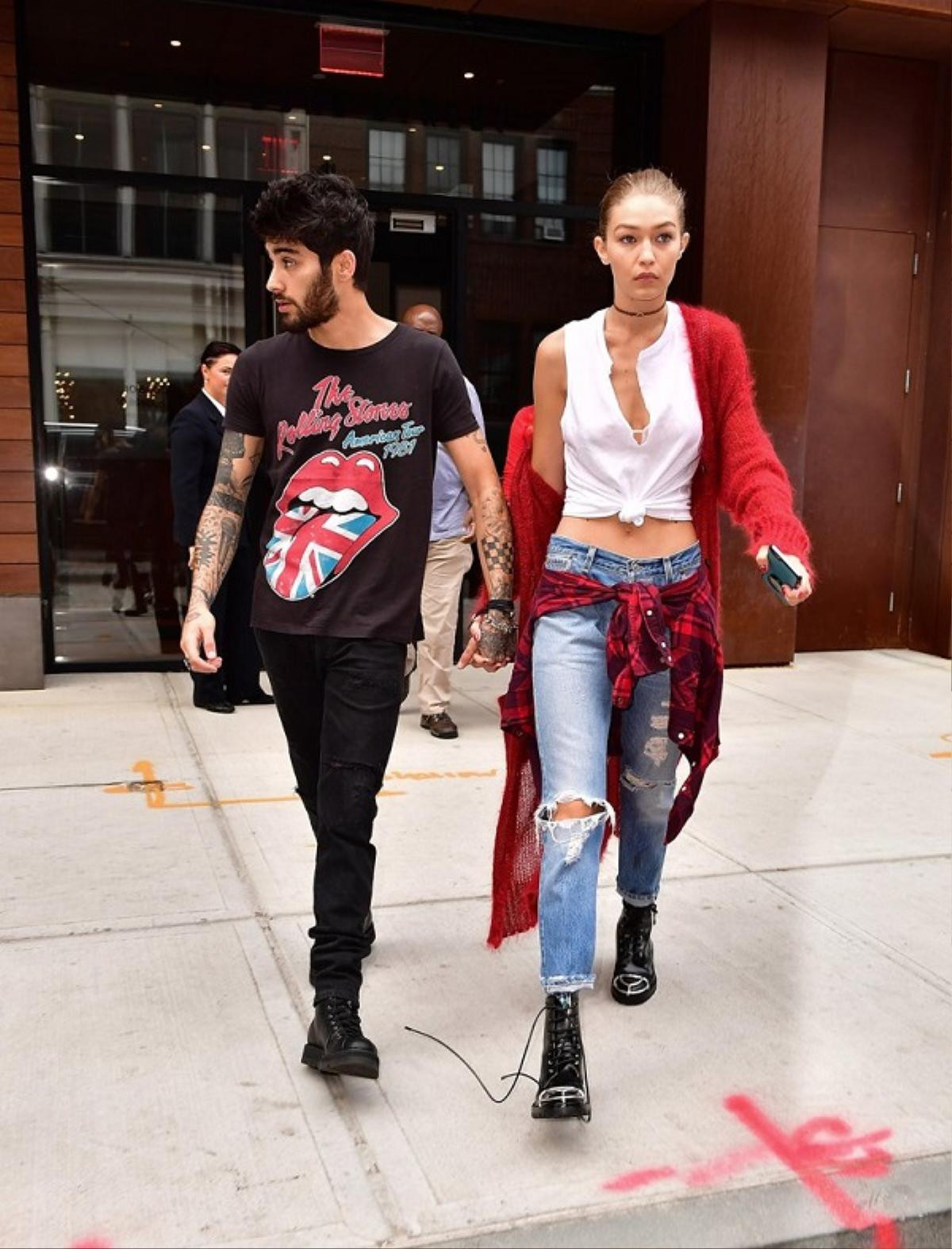 Trước khi mang thai, chân dài Gigi Hadid và bạn trai luôn nổi bật với phong cách 'cool' ngầu Ảnh 1