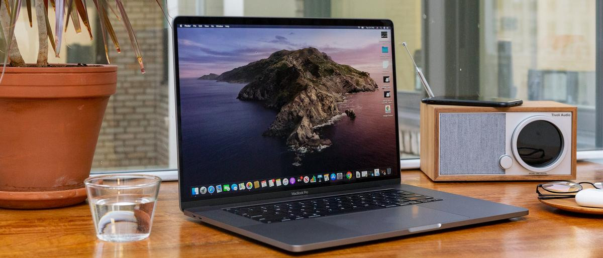 MacBook Pro có thể bị quá nhiệt và giảm hiệu năng nếu cắm sạc không đúng cách Ảnh 1