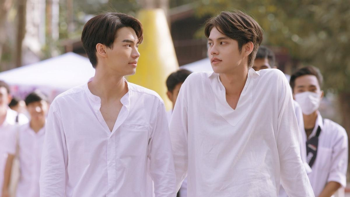 Bạn gái đã bỏ theo dõi Bright Vachirawit trên Instagram, nghi vấn chia tay sau nhiều ồn ào với fan phim đam mỹ '2gether The Series' Ảnh 7