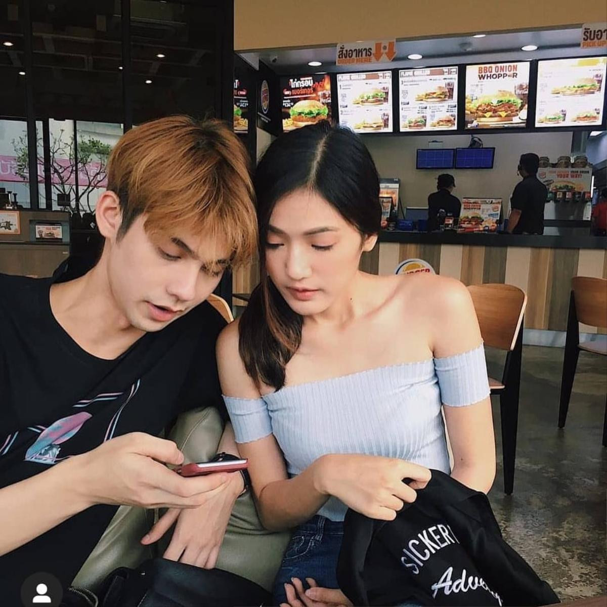 Bạn gái đã bỏ theo dõi Bright Vachirawit trên Instagram, nghi vấn chia tay sau nhiều ồn ào với fan phim đam mỹ '2gether The Series' Ảnh 11